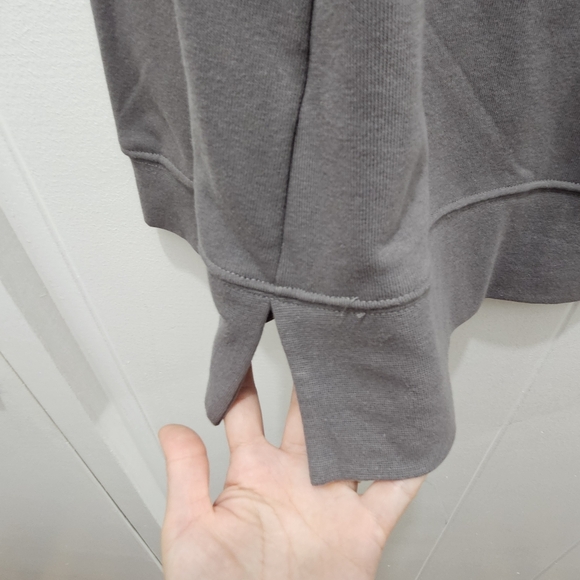 Isabel Maternity Gray Boo Crew Graphic Maternity Sweatshirt NWT size Medium - Picture 7 of 7